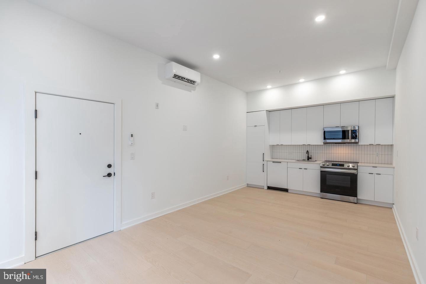 2414 Frankford Ave #1 Property Photo 2