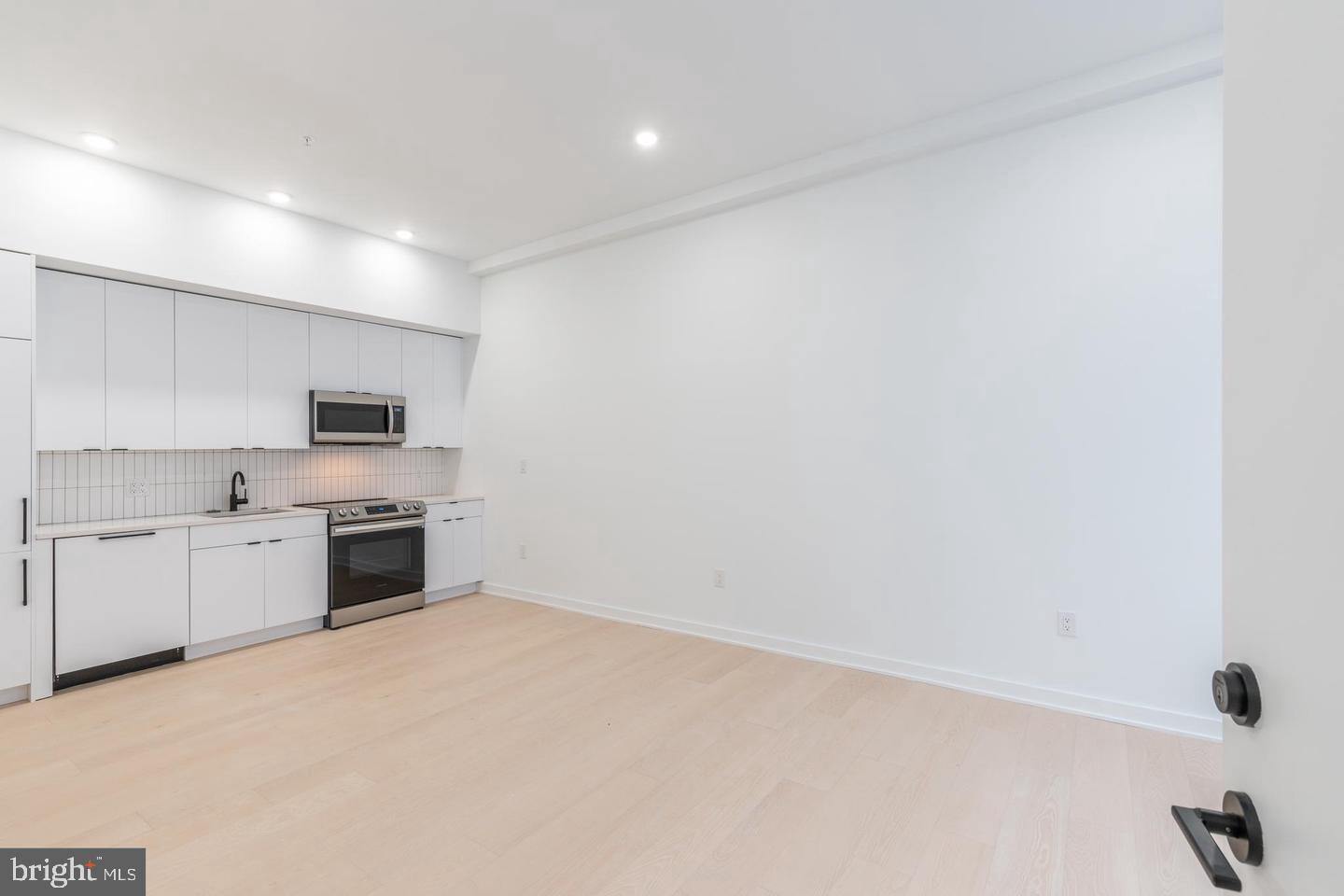 2414 Frankford Ave #1 Property Photo 3