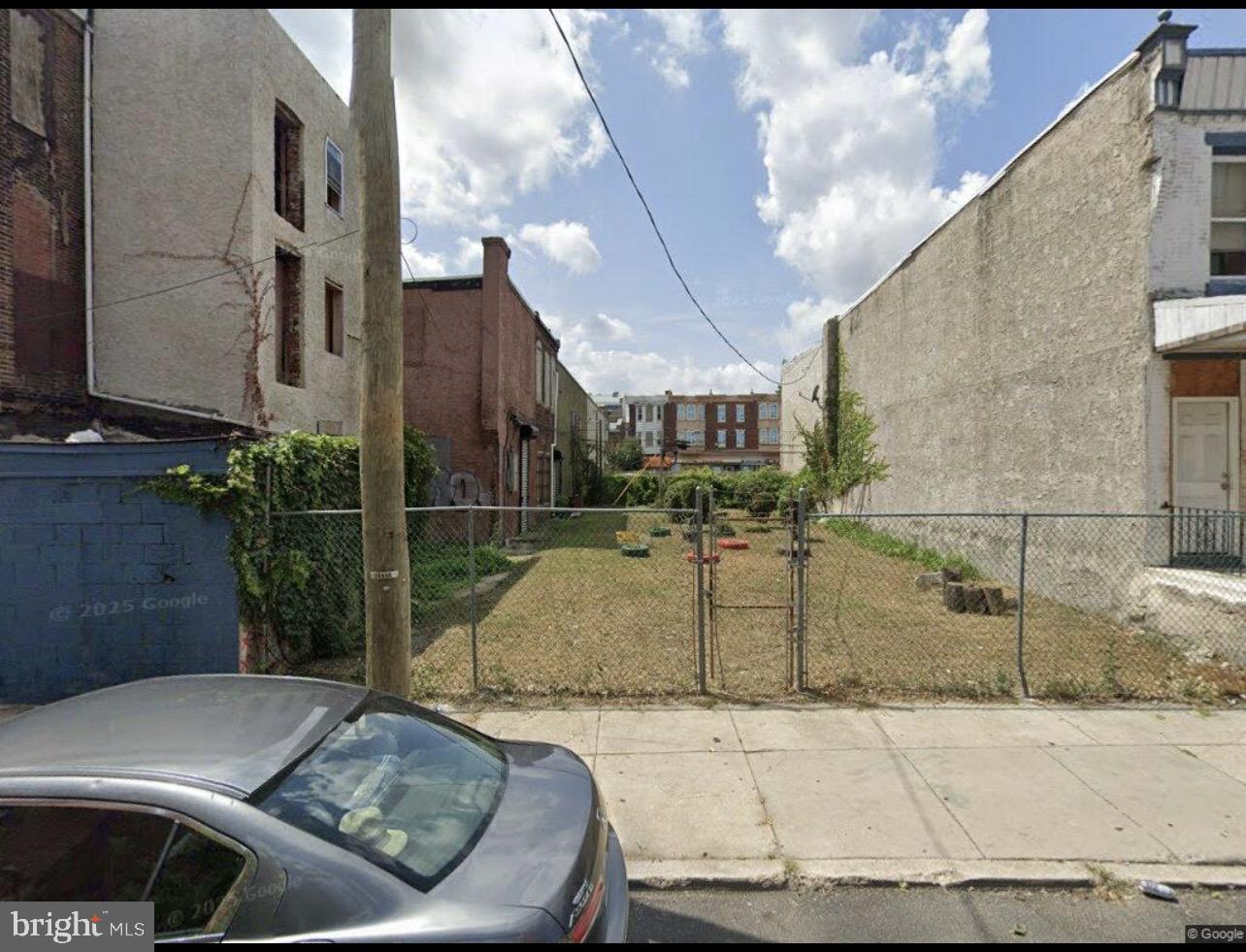 12 N SALFORD ST Property Photo 1