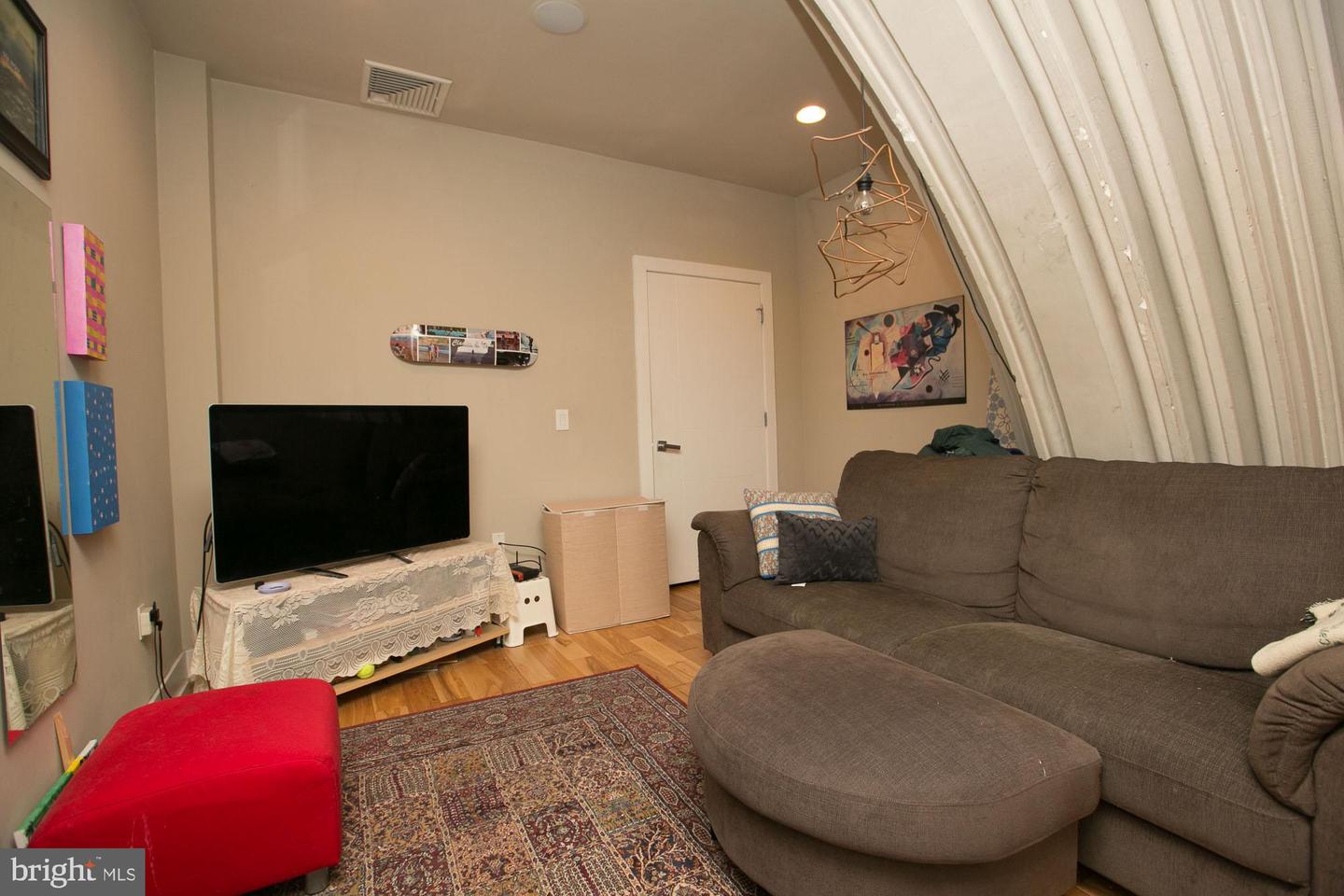 2701 W Girard Ave #12 Property Photo 13
