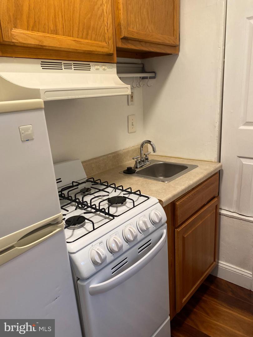 929 S 12th St #2 Property Photo 6