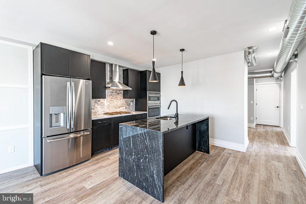 526 BROWN ST #UNIT 602 Property Photo 1
