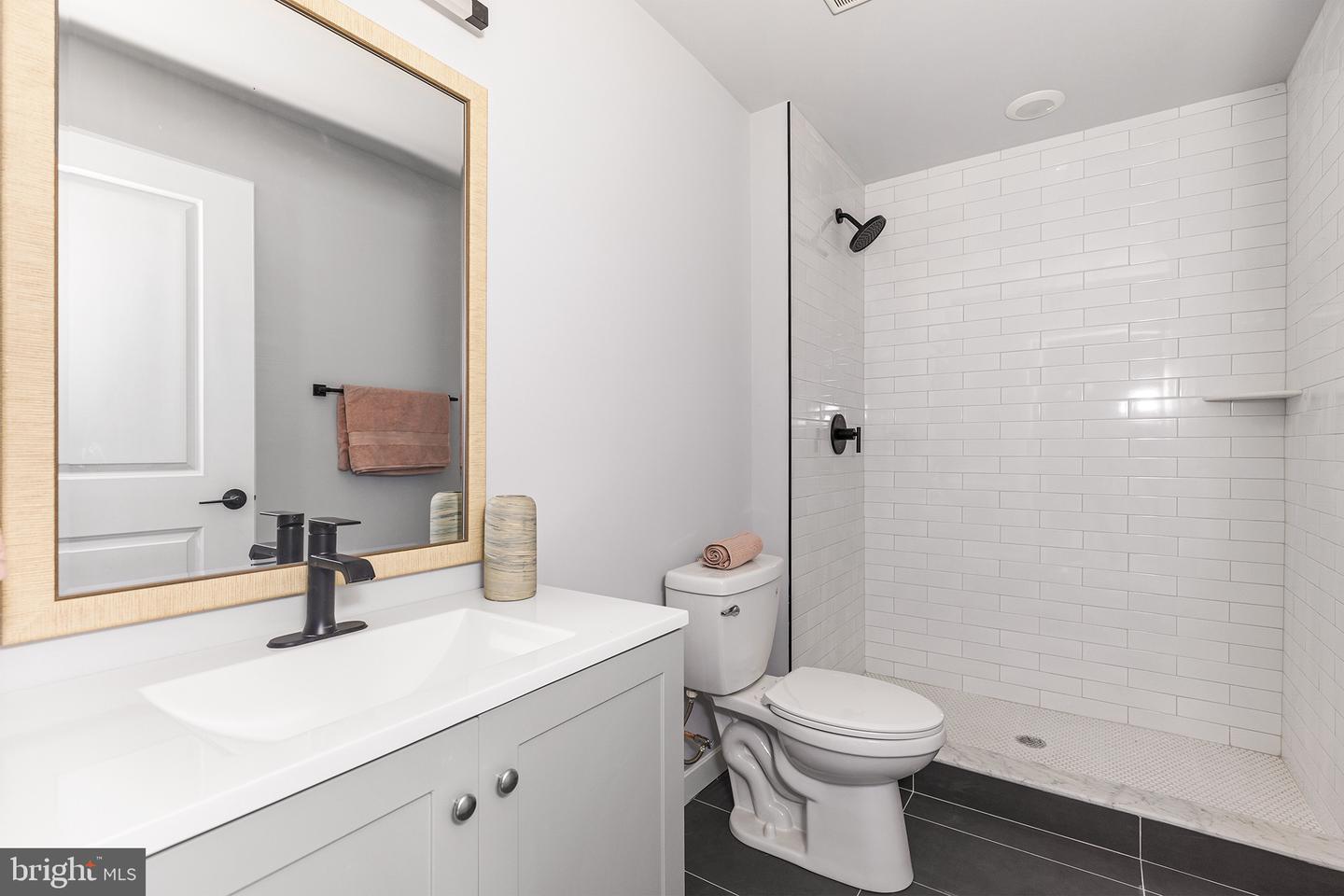 5542-44 Ridge Ave #314 Property Photo 12