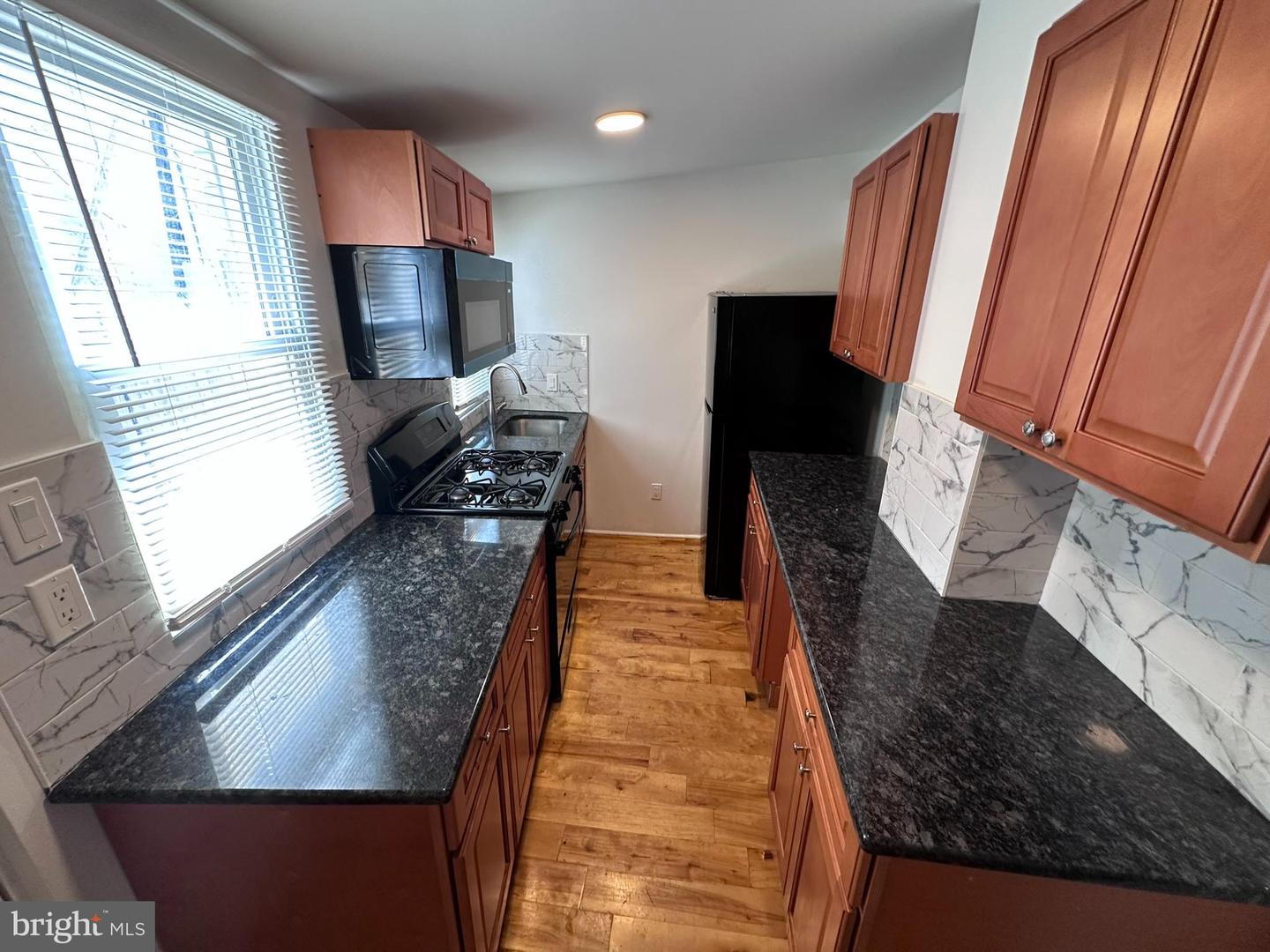 2229 E Ann St Property Photo 7