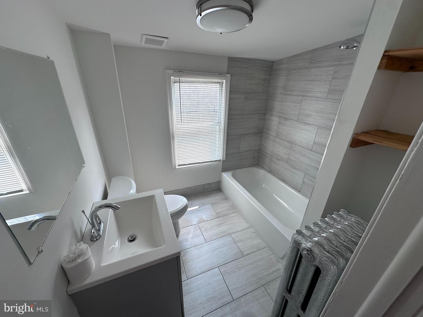 2229 E Ann St Property Photo 16