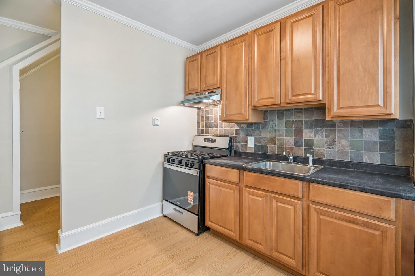 481 Gerhard St #1 Property Photo 10