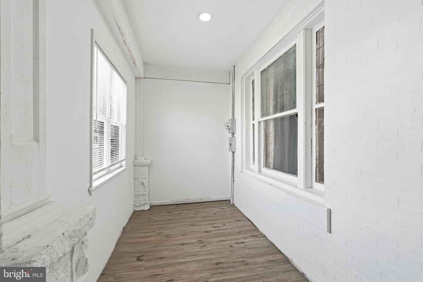 5754 Cedar Ave Property Photo 2