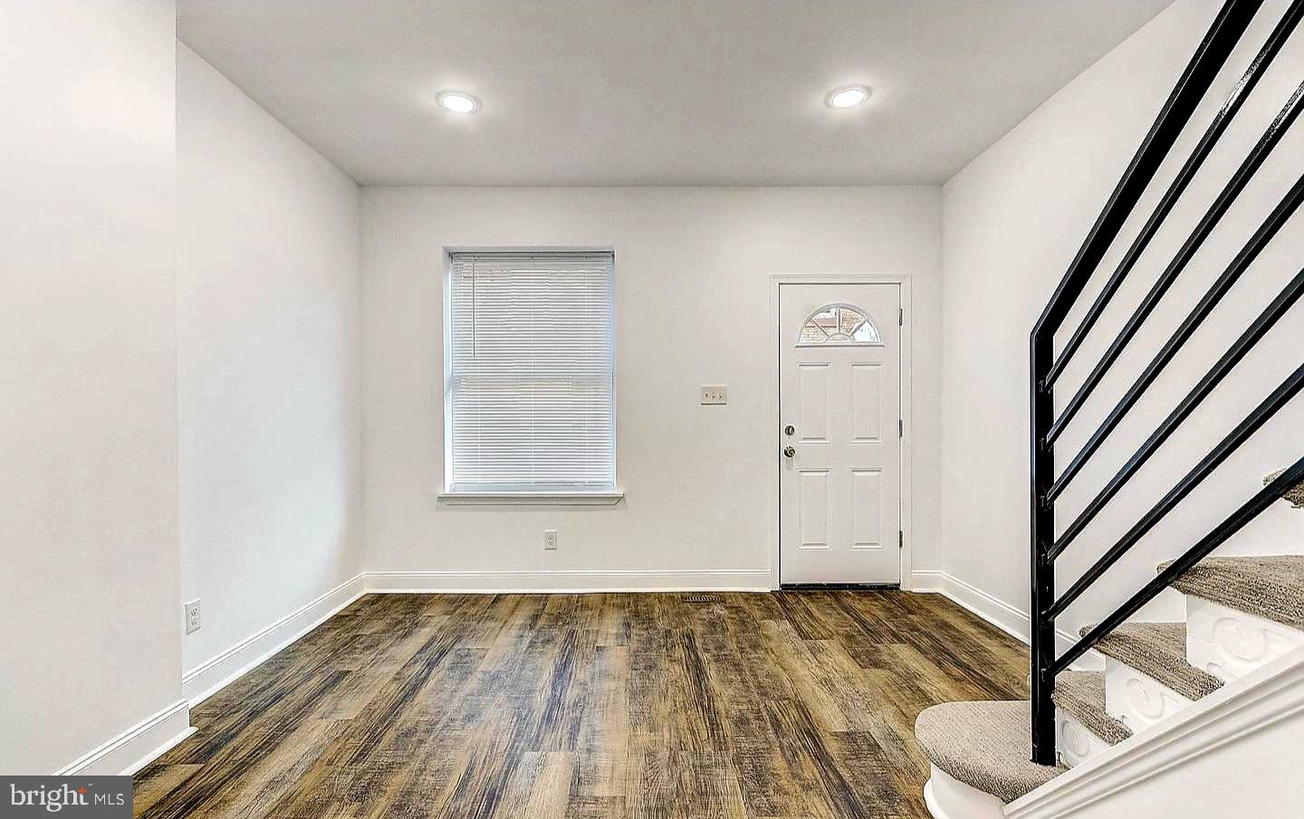 2108 E Stella St Property Photo 6