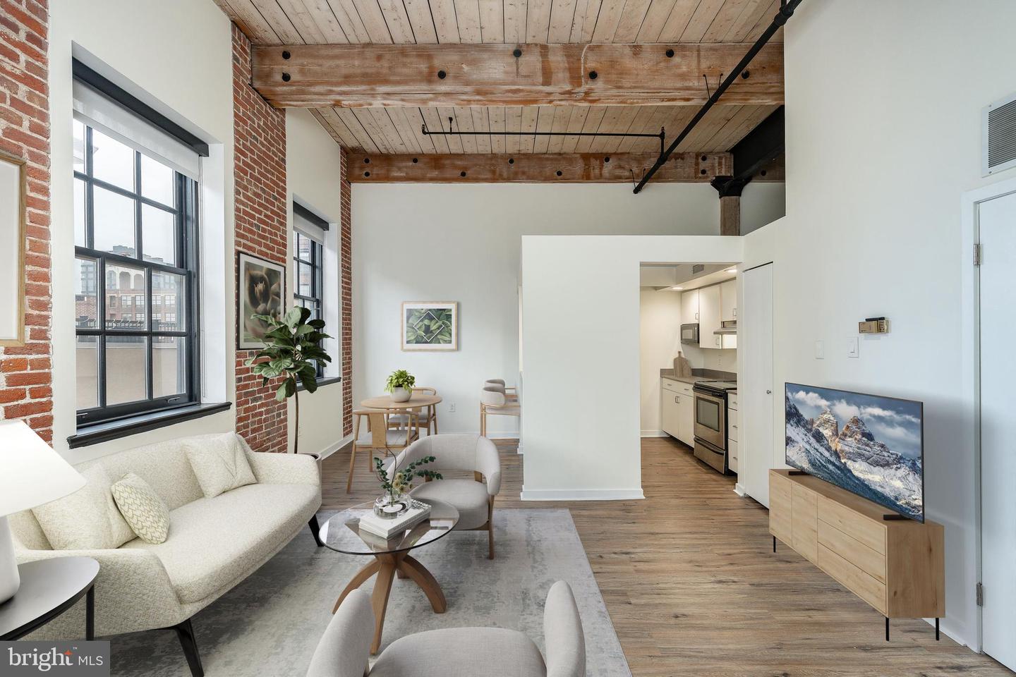 303 VINE ST #404 Property Photo 1