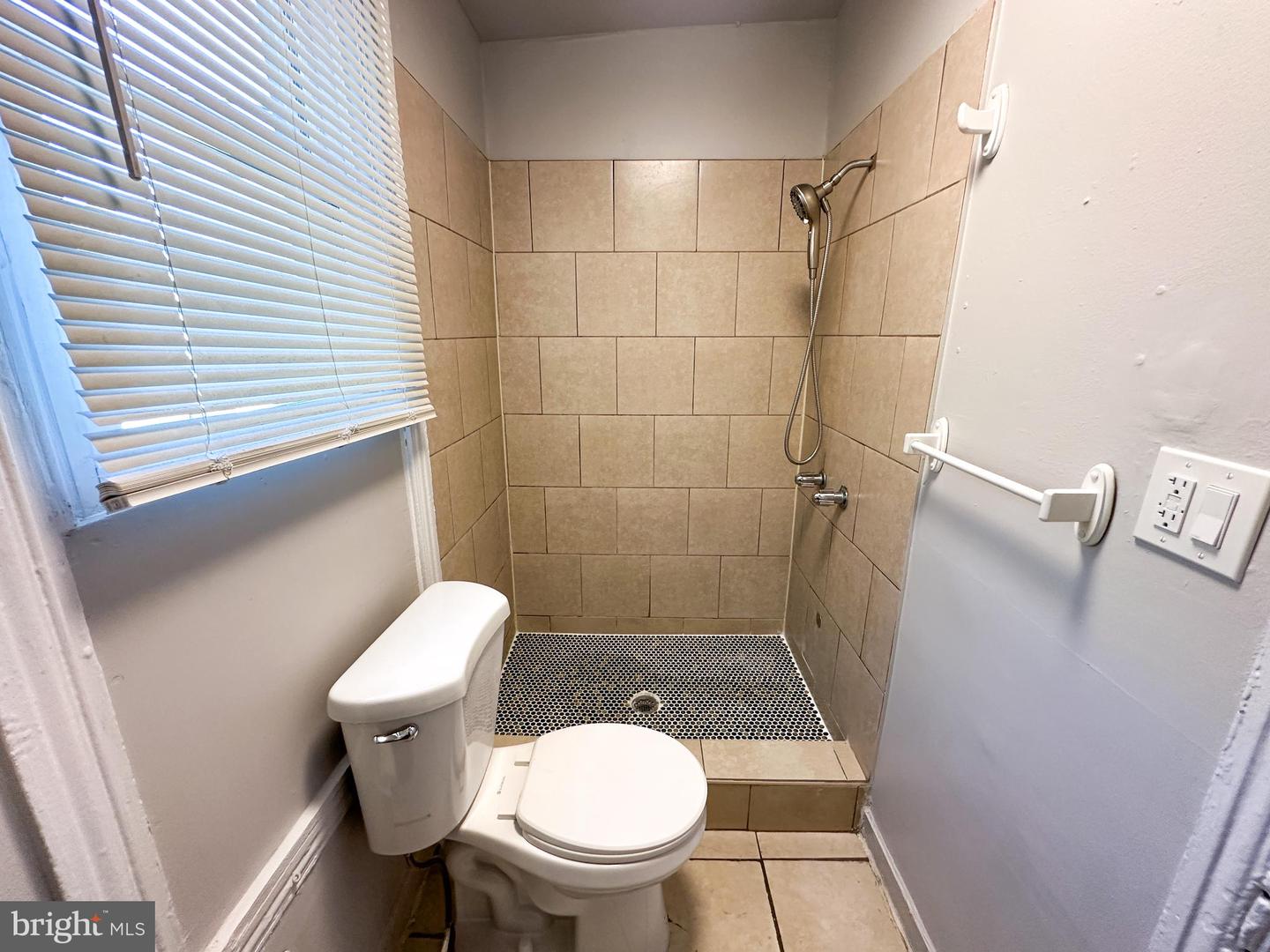 1867 E Wensley St Property Photo 6