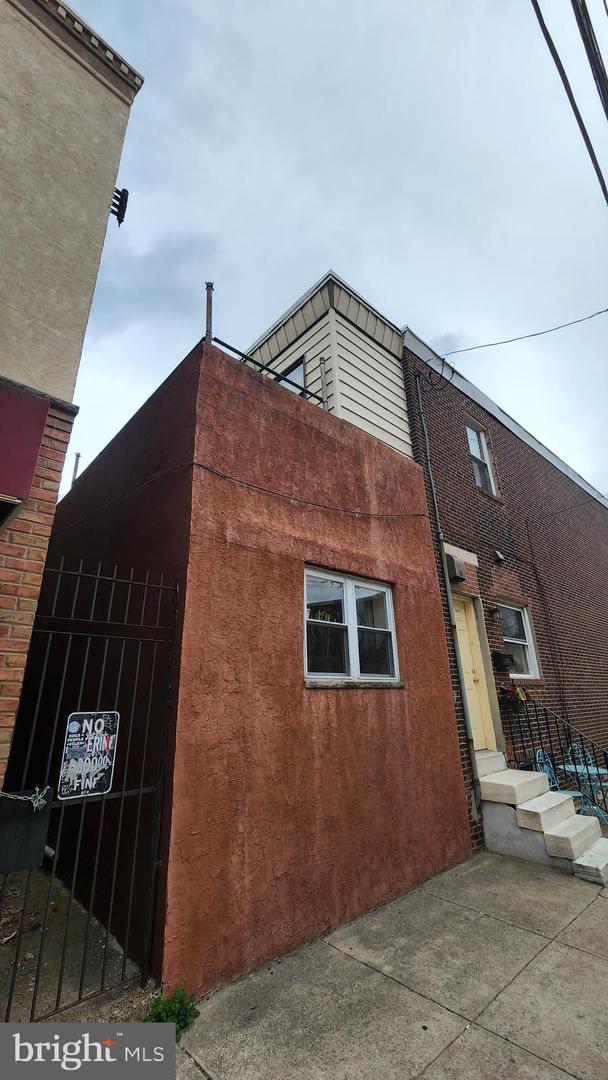 1325 Mckean St #2nd Floor Property Photo 2
