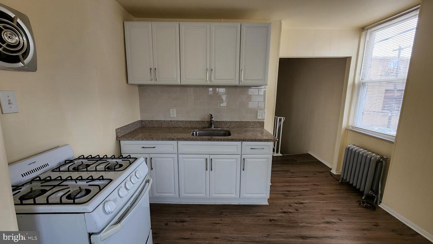 1325 Mckean St #2nd Floor Property Photo 7