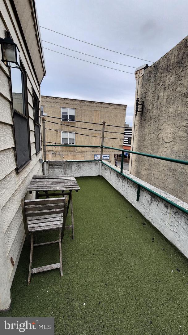 1325 Mckean St #2nd Floor Property Photo 9