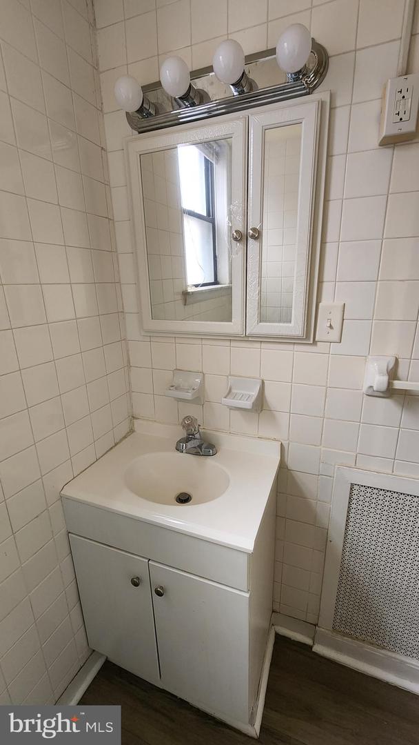 1325 Mckean St #2nd Floor Property Photo 13