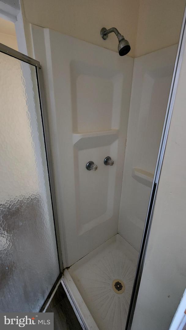 1325 Mckean St #2nd Floor Property Photo 14