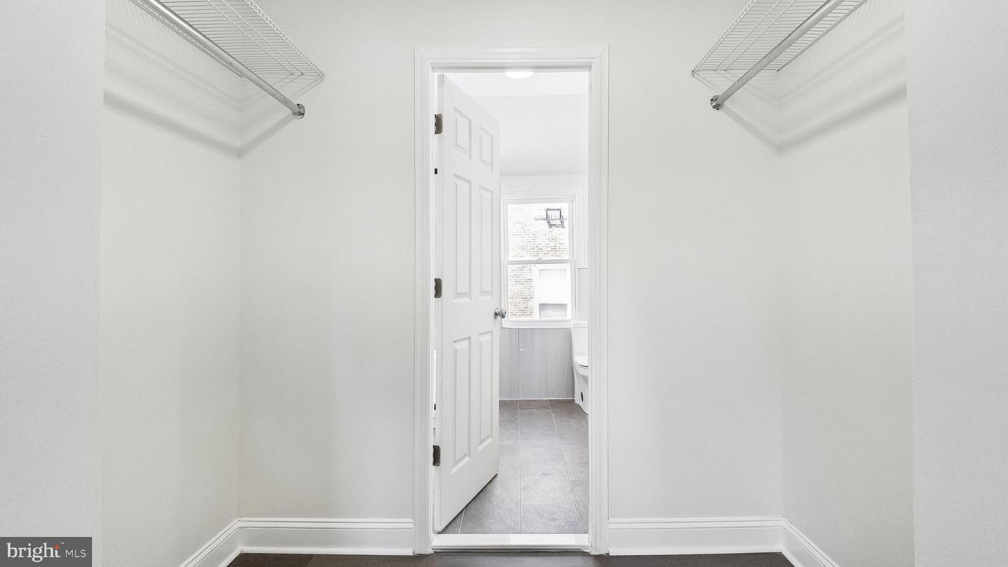 2226 Sepviva St Property Photo 11