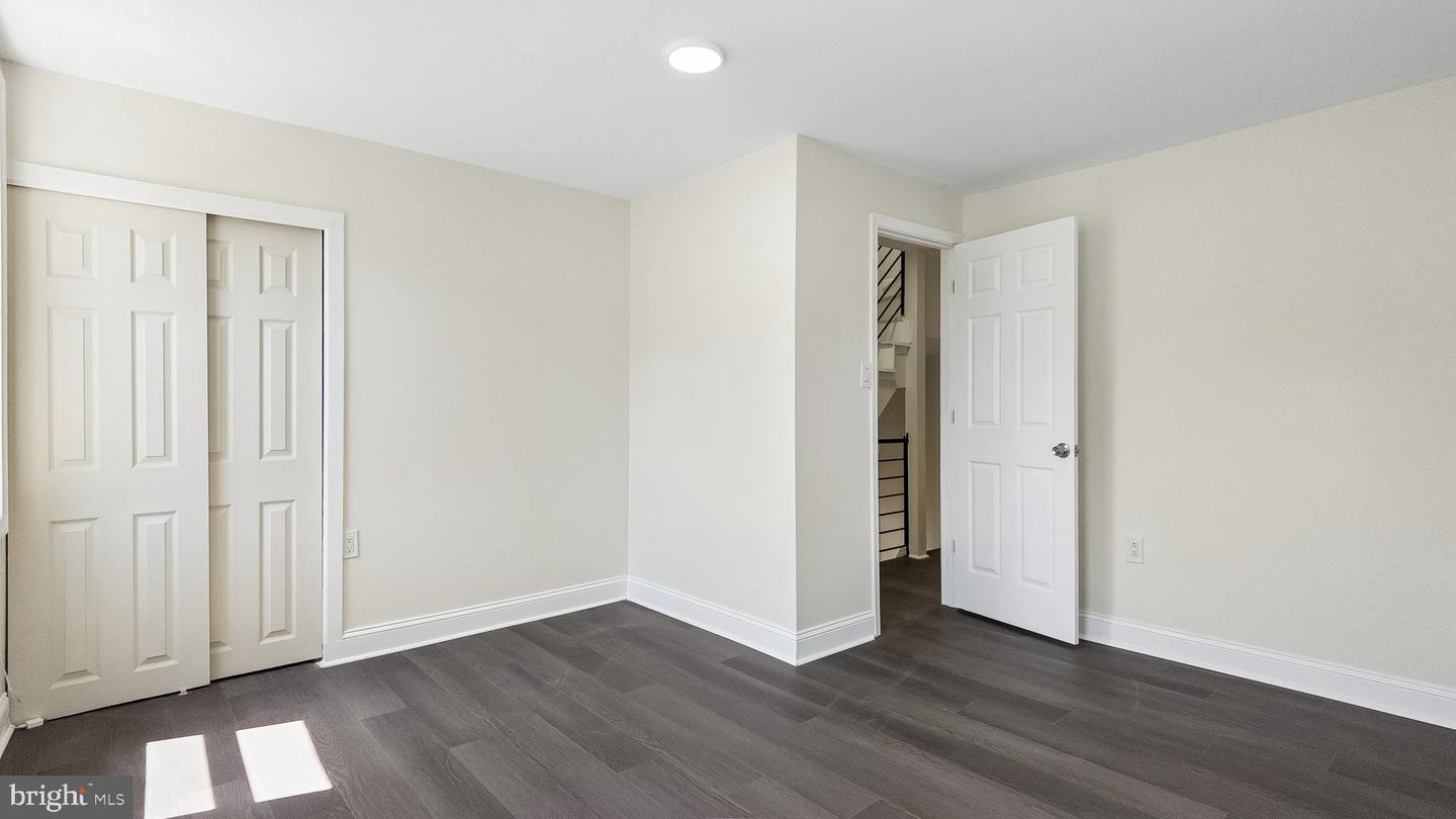 2226 Sepviva St Property Photo 16