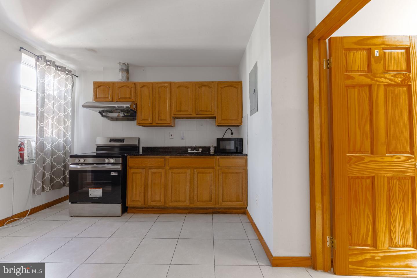 222 S 43rd St #3 Property Photo 2