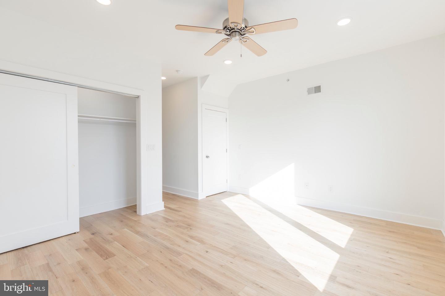 2410 W Master St #2 Property Photo 3