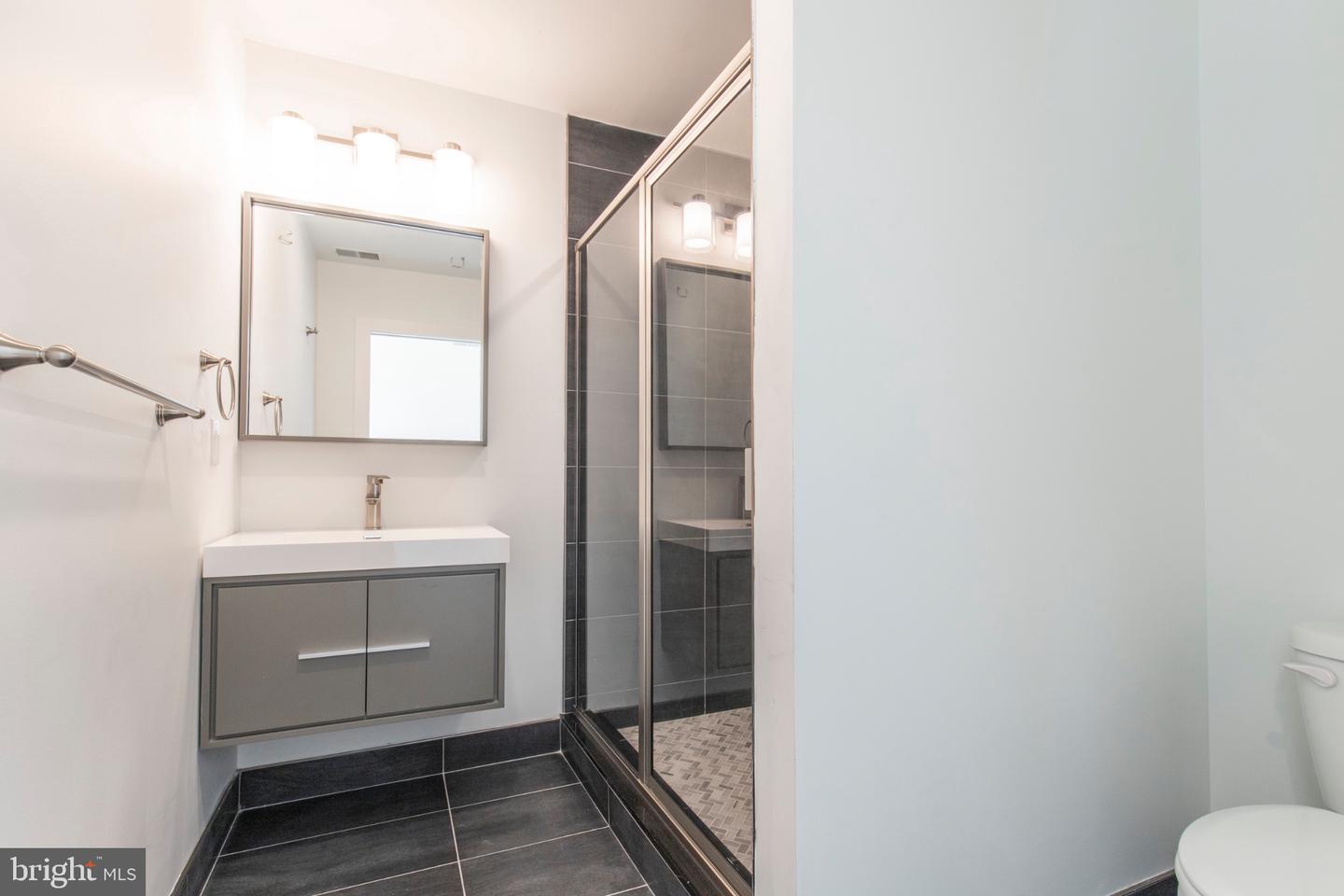 2410 W Master St #2 Property Photo 8