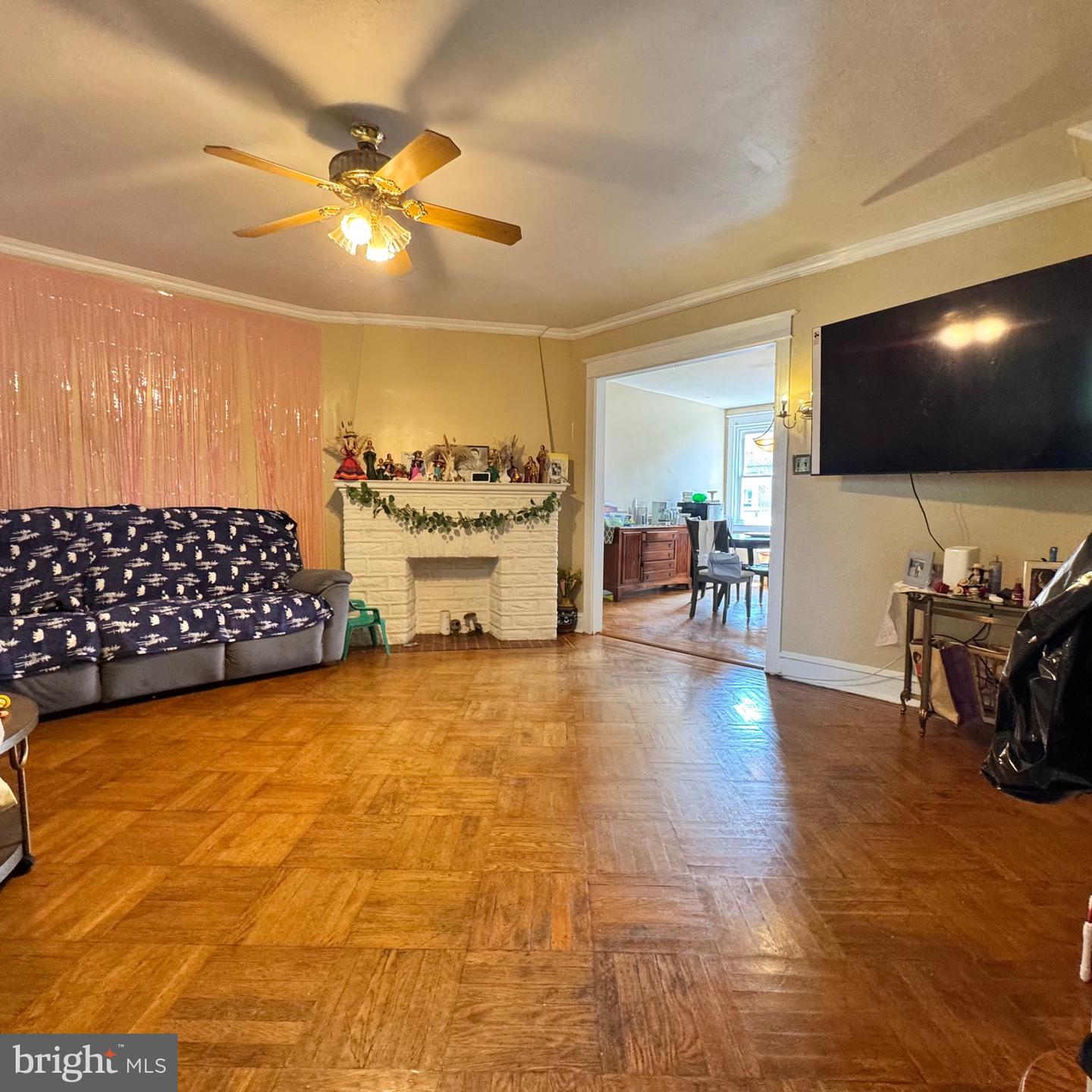 3032 Fanshawe St Property Photo 2