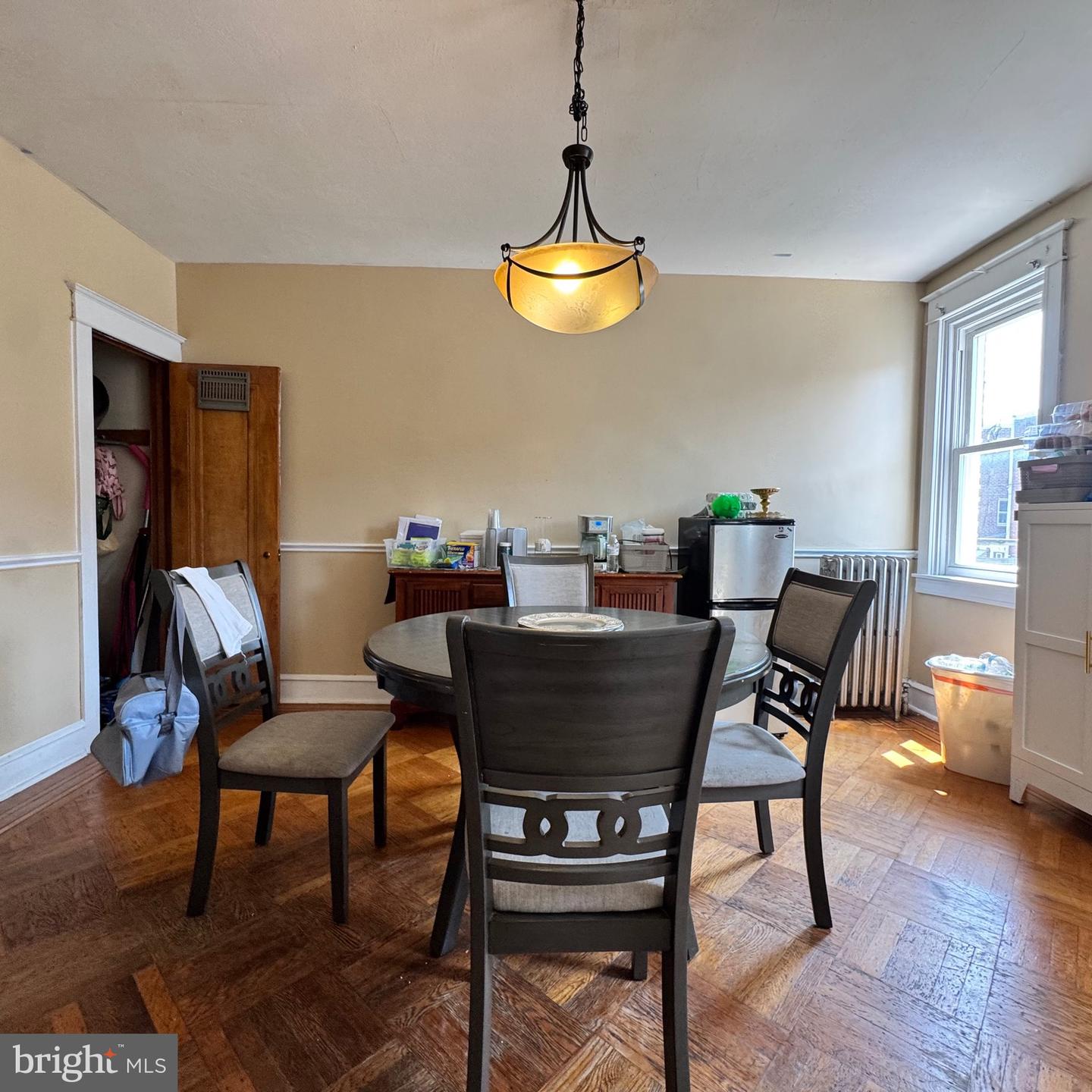 3032 Fanshawe St Property Photo 4