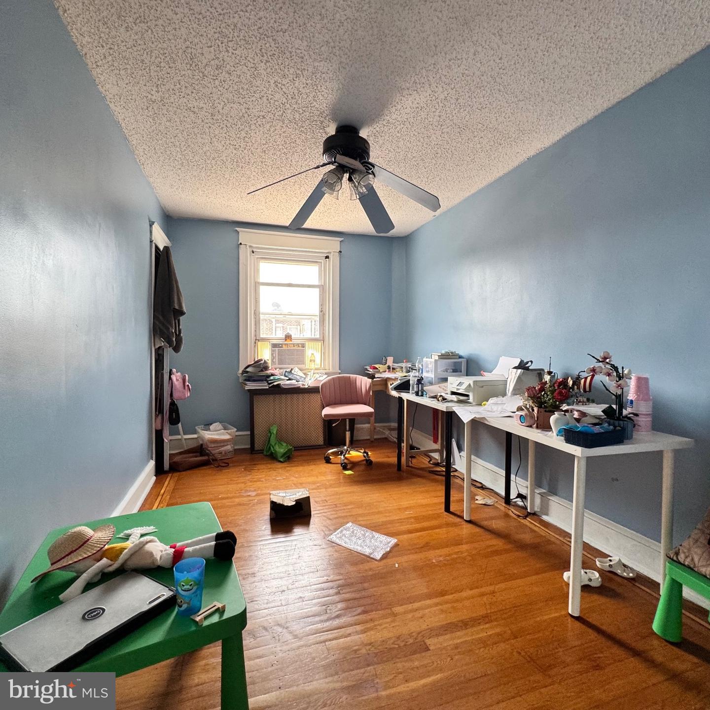 3032 Fanshawe St Property Photo 11