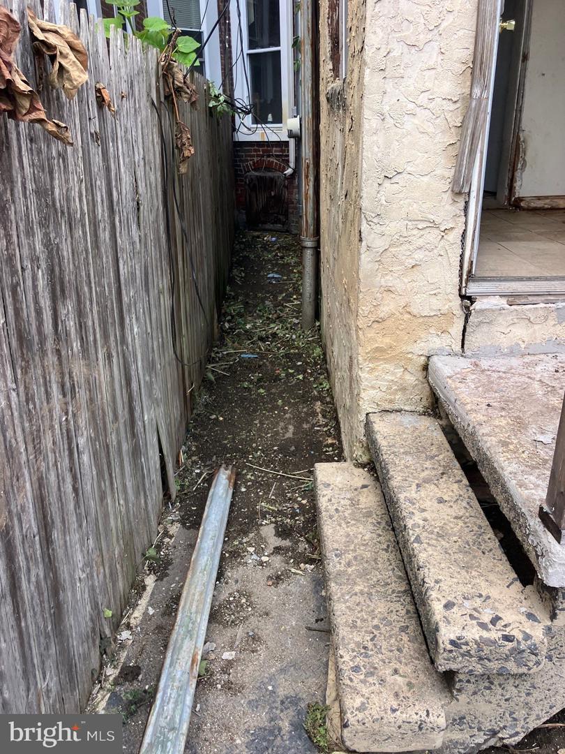 172 W Louden St Property Photo 6