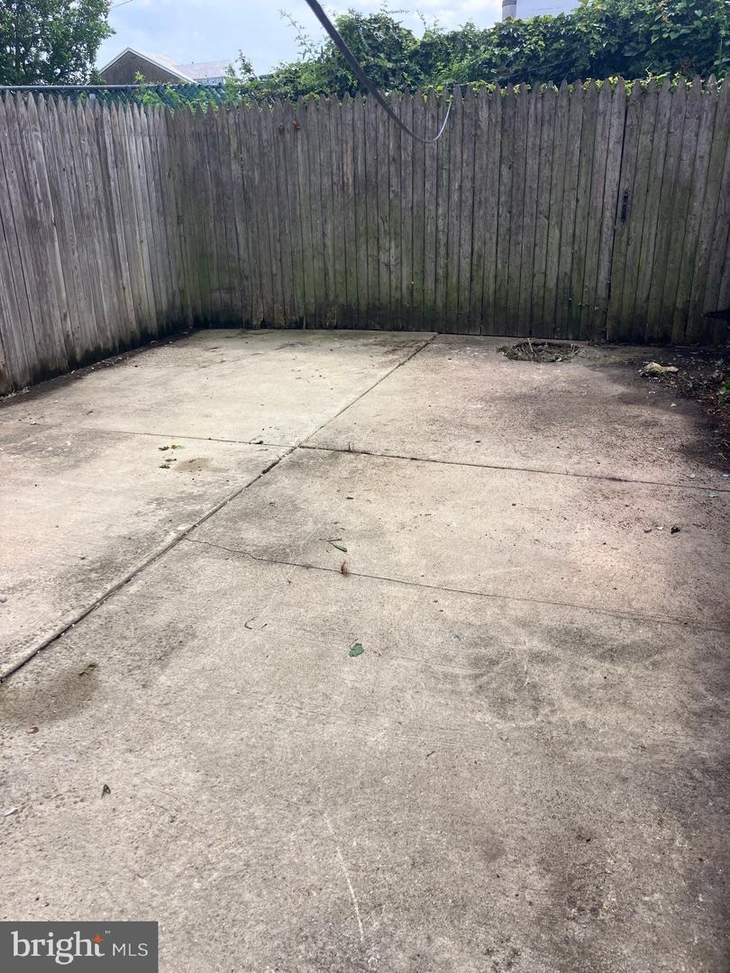 172 W Louden St Property Photo 7