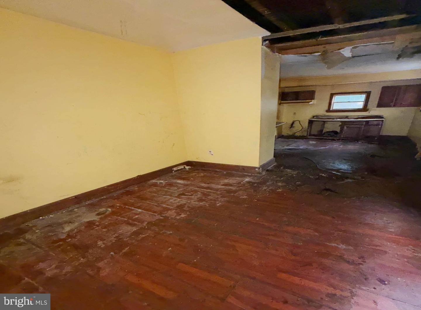 3420 Ella St Property Photo 9