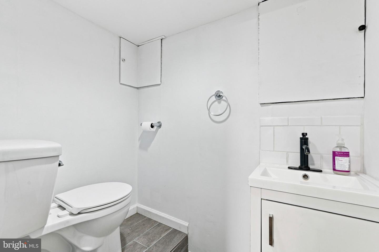 2213 S Woodstock St Property Photo 10