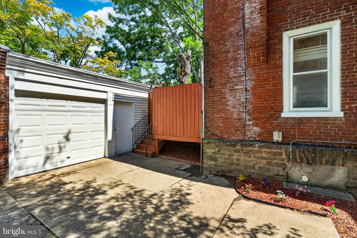 543 E Locust Ave Property Photo 54