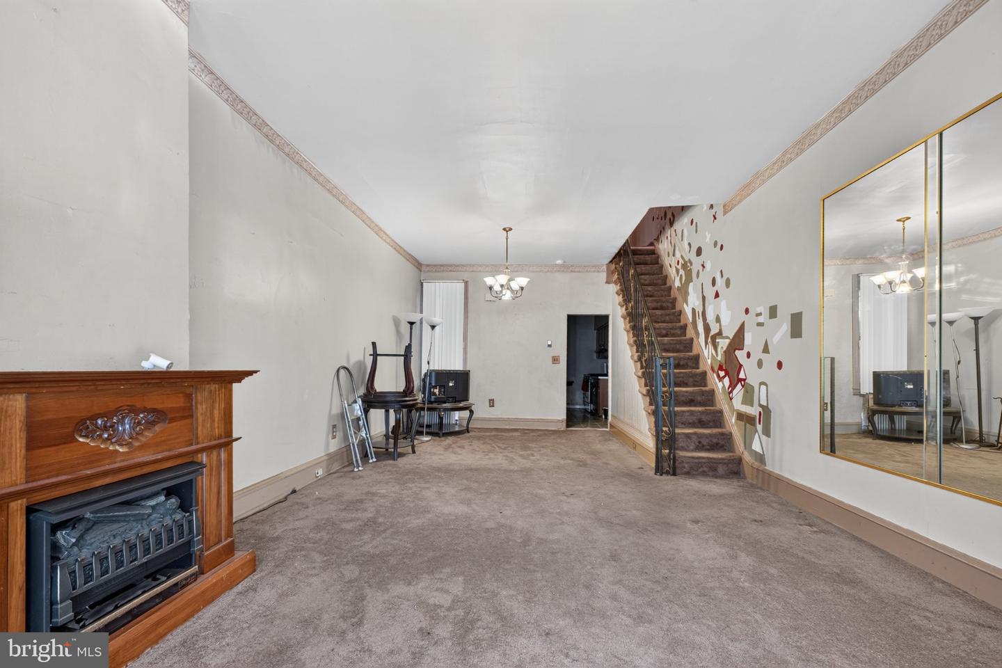 1718 N Hollywood St Property Photo 1