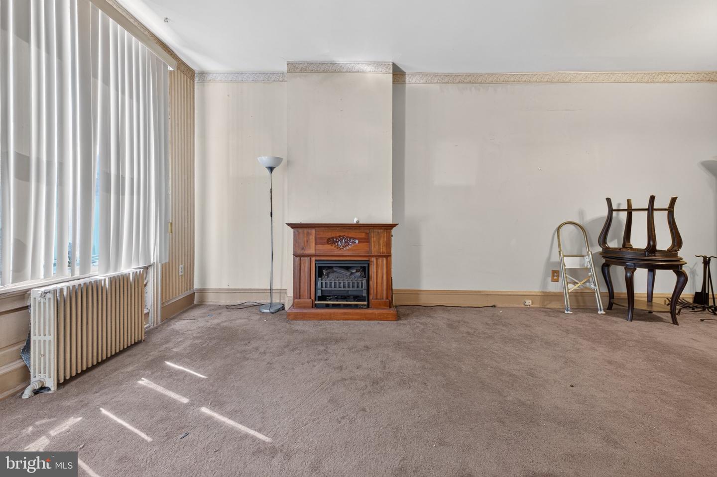 1718 N Hollywood St Property Photo 3