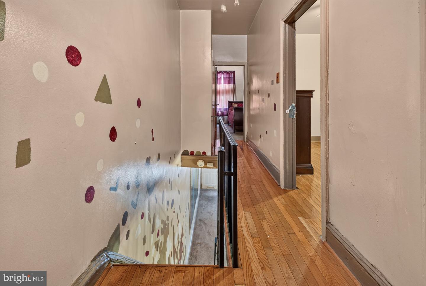 1718 N Hollywood St Property Photo 7