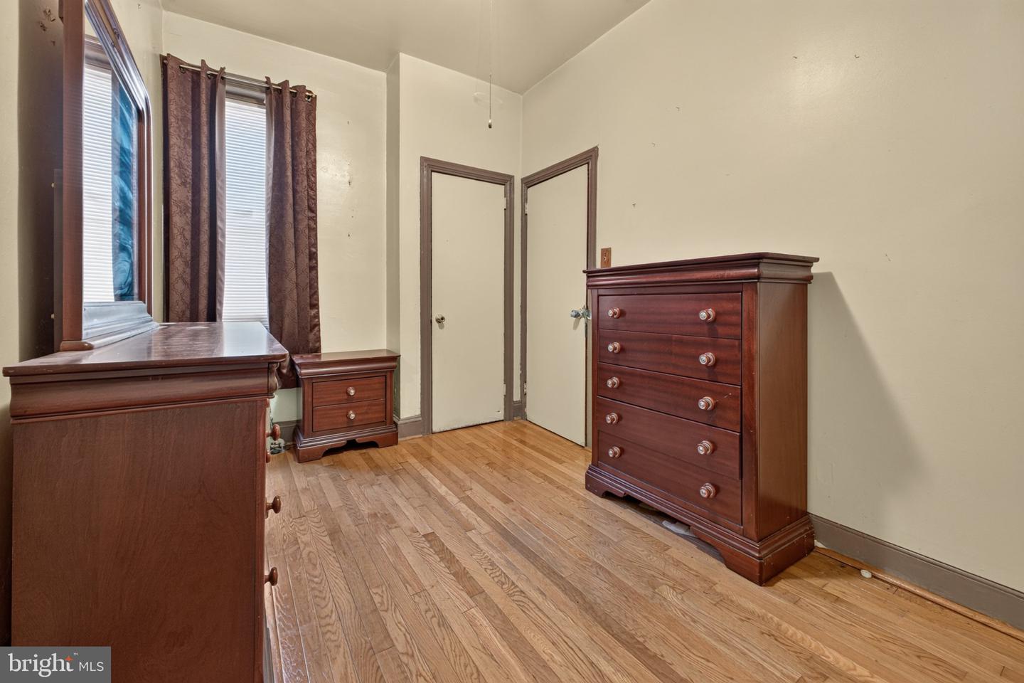 1718 N Hollywood St Property Photo 10