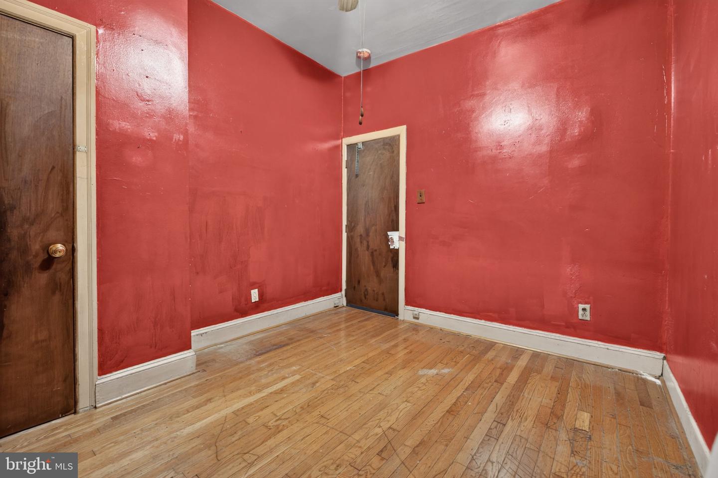 1718 N Hollywood St Property Photo 13