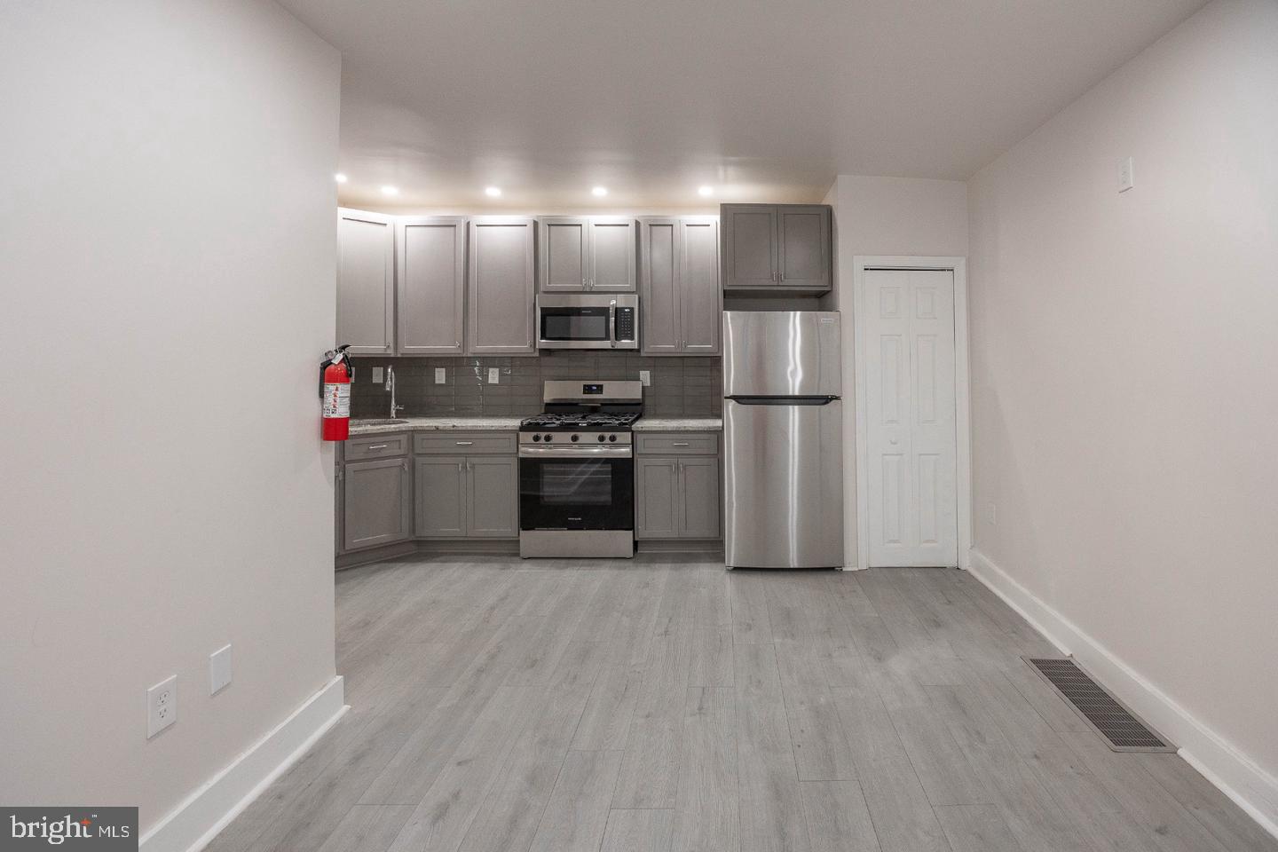 6649 Blakemore St #4 Property Photo 11