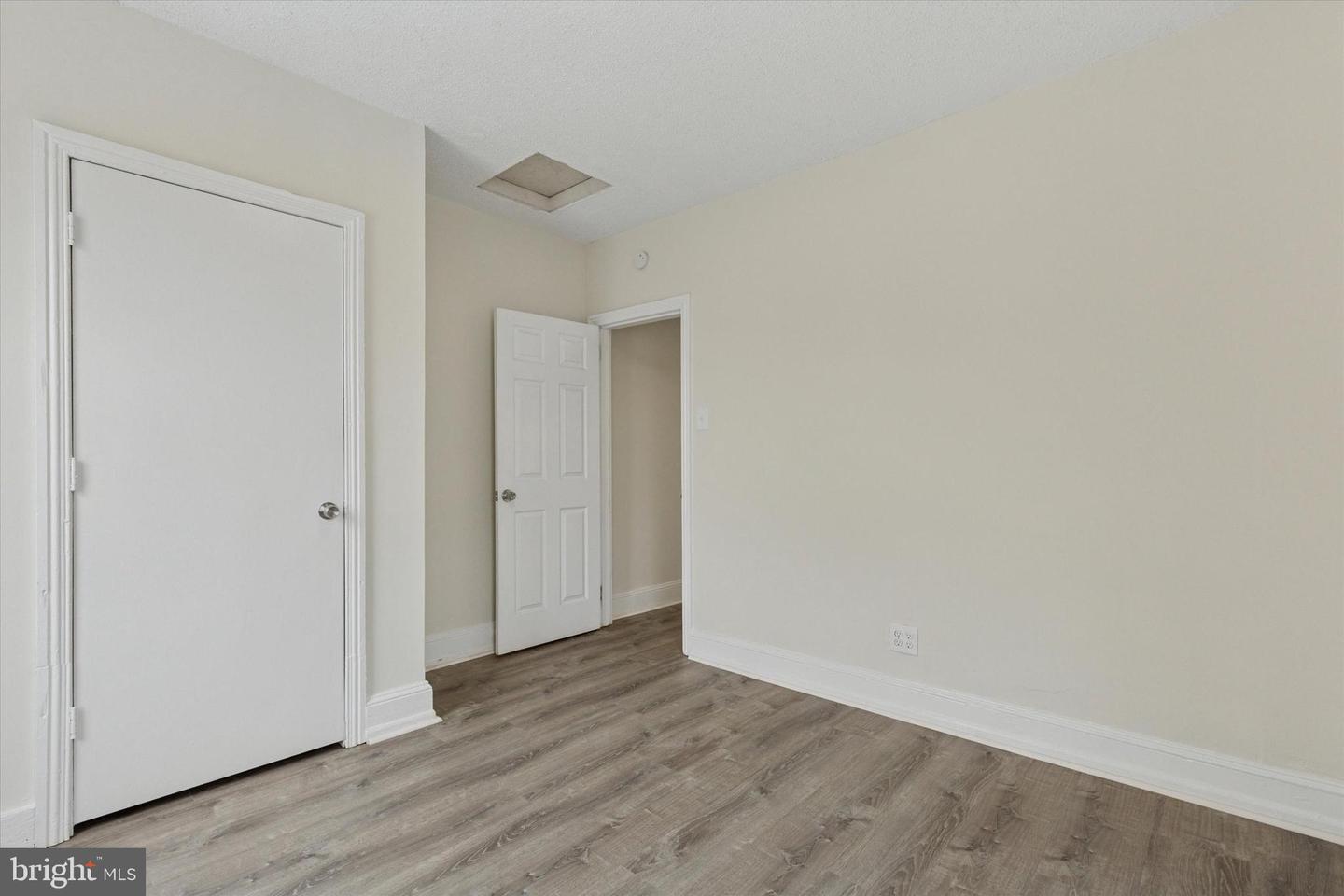 511 Conarroe St Property Photo 5