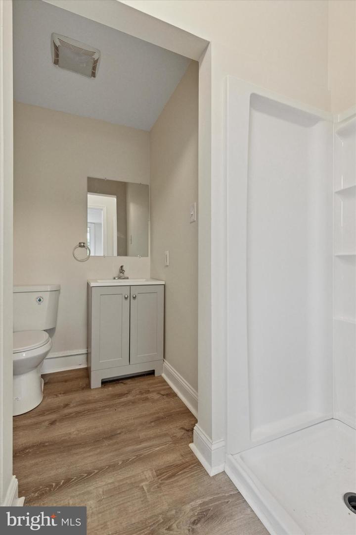 511 Conarroe St Property Photo 11