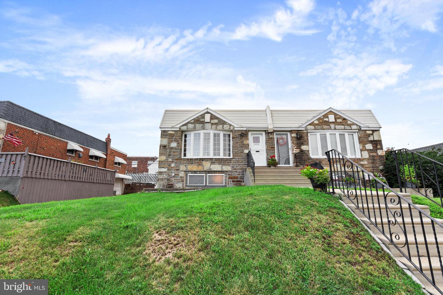 3806 KAREN ST Property Photo 1