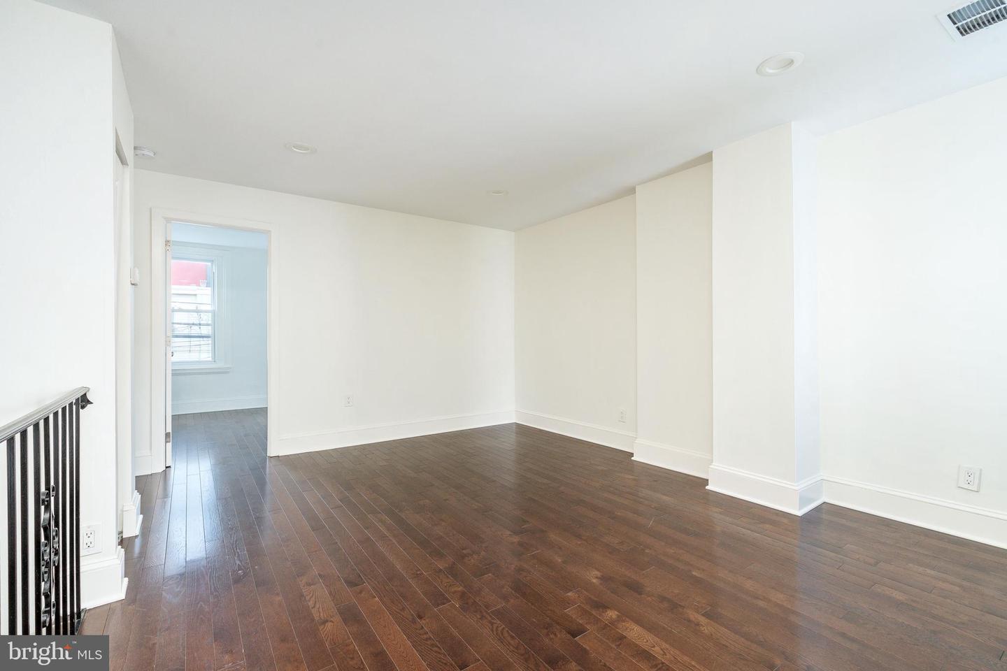 2238 Ellsworth St #unit 2 Property Photo 3