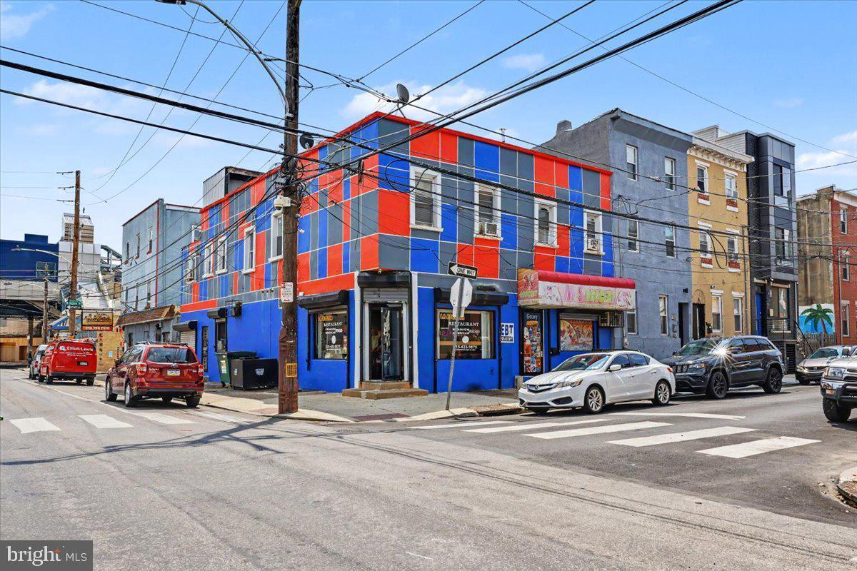 2263 - 2265 N Howard St Property Photo 5