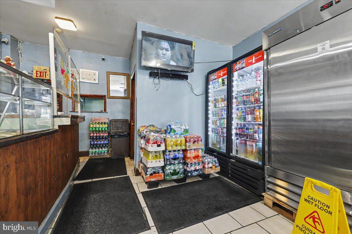 2263 - 2265 N Howard St Property Photo 11