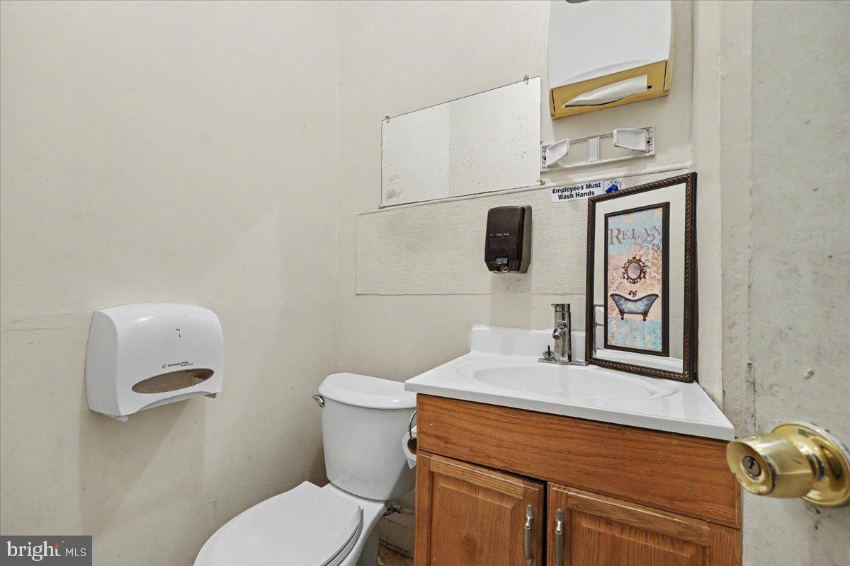 2263 - 2265 N Howard St Property Photo 53