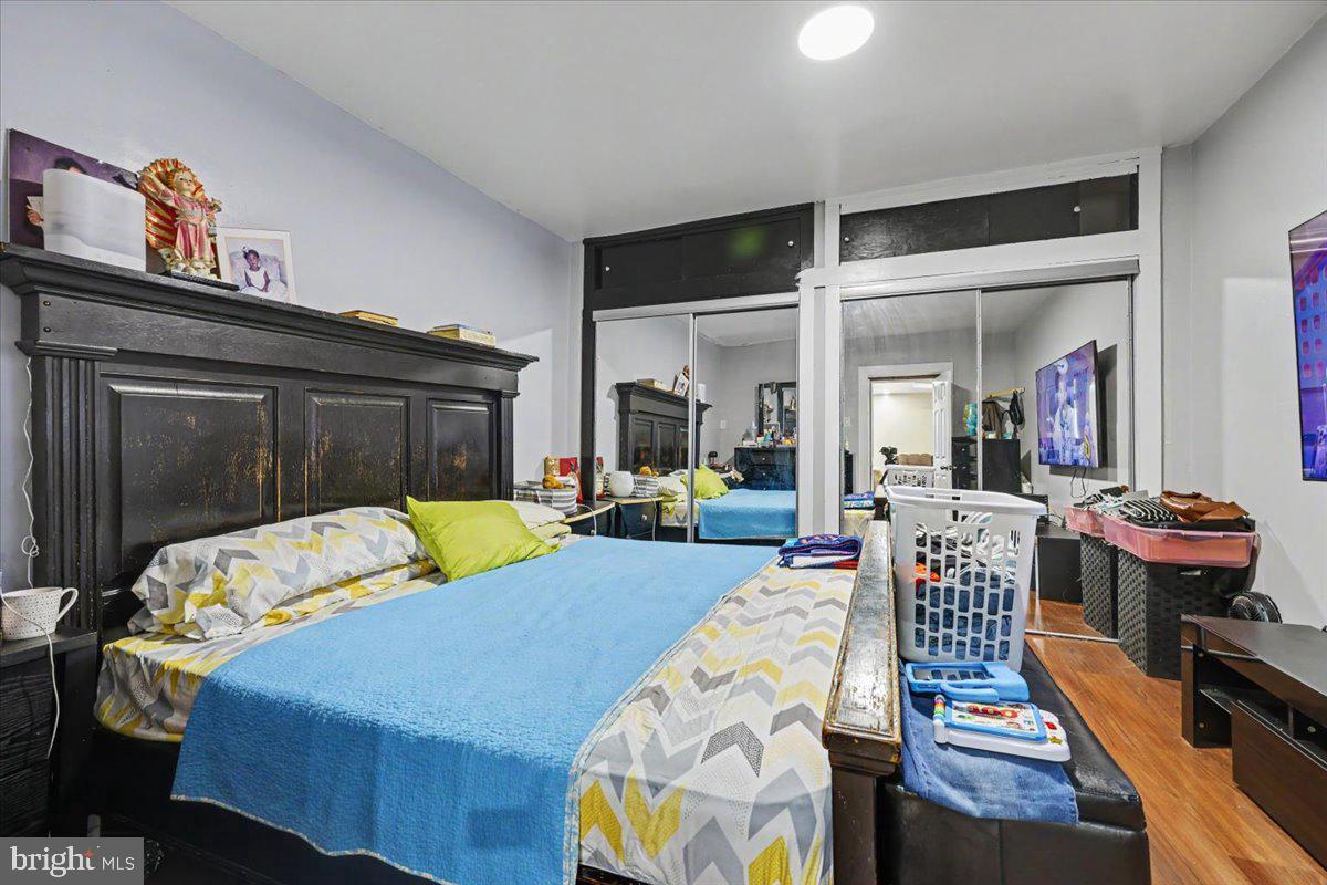 2263 - 2265 N Howard St Property Photo 58