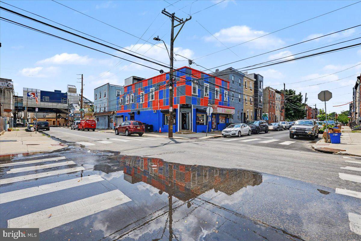 2263 - 2265 N Howard St Property Photo 66