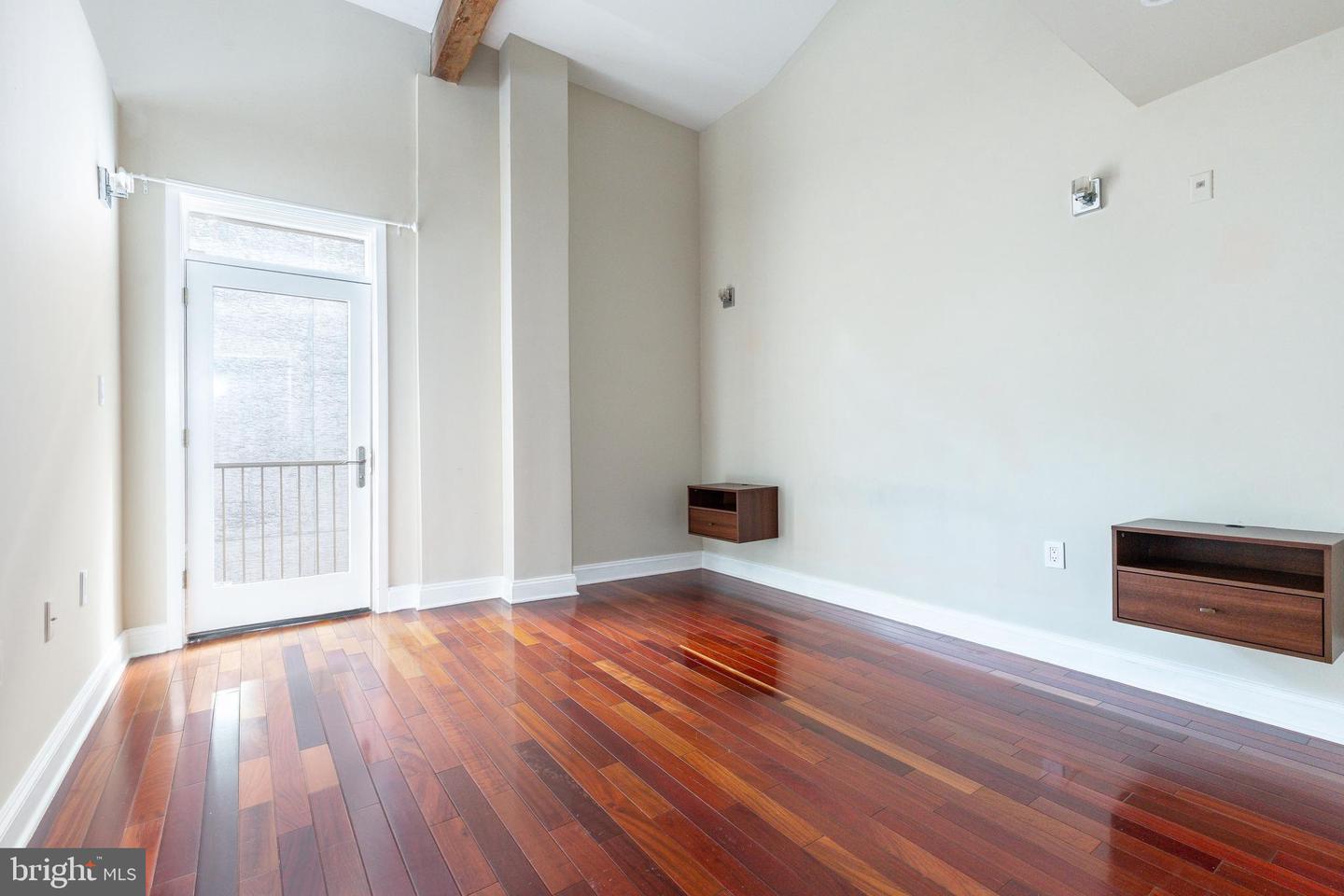 1309-11 N Lawrence St #10 Property Photo 10