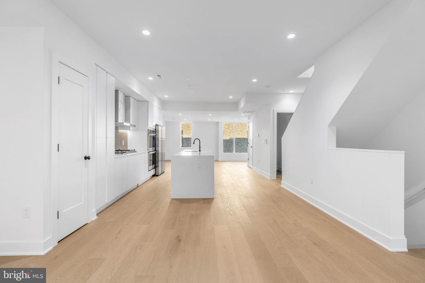635 N 7th St #h2b Property Photo 4