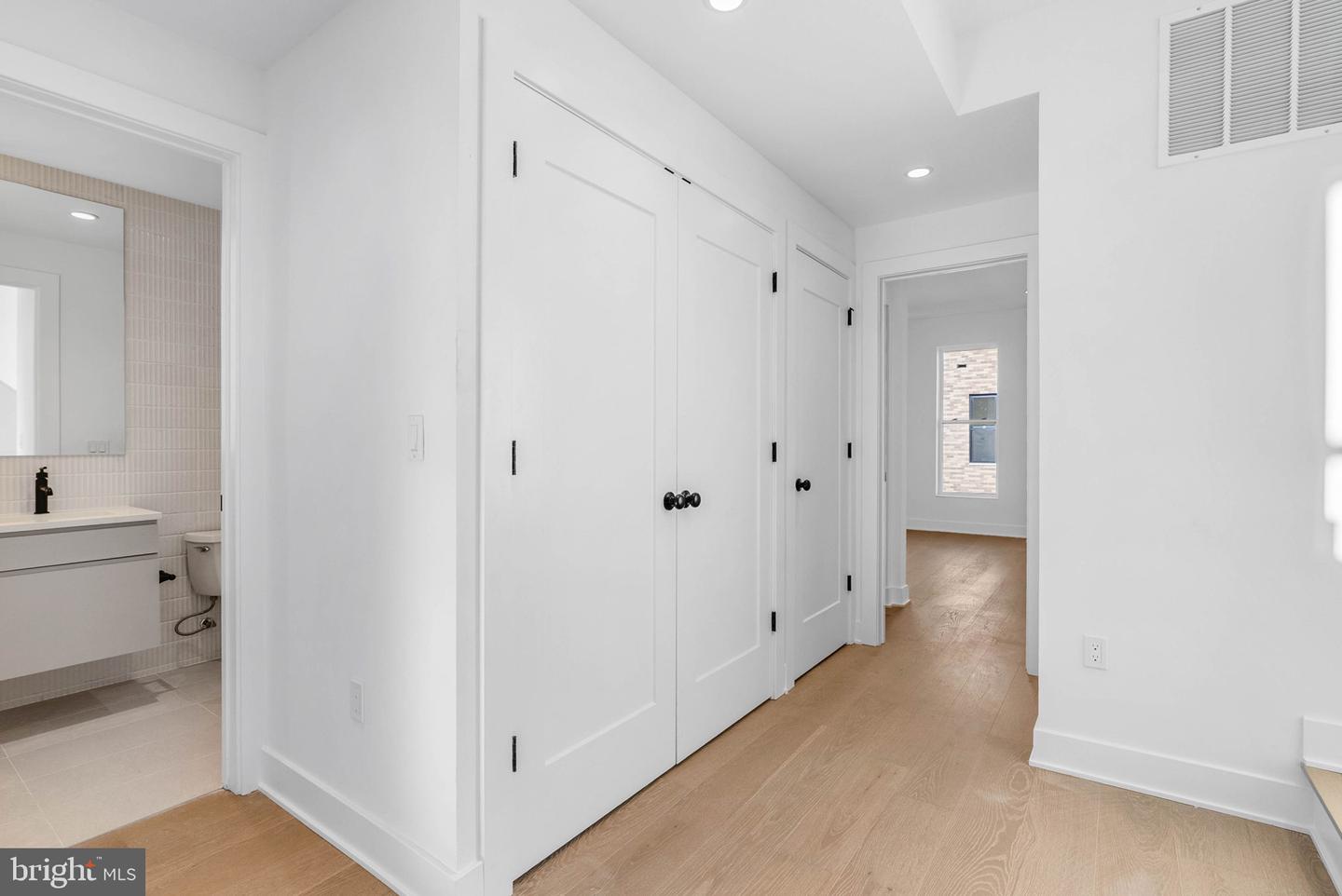 635 N 7th St #h2b Property Photo 13